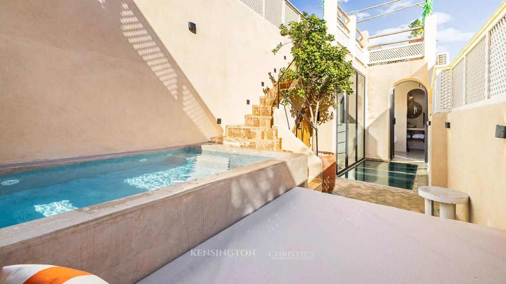 Property photo 1 of 21