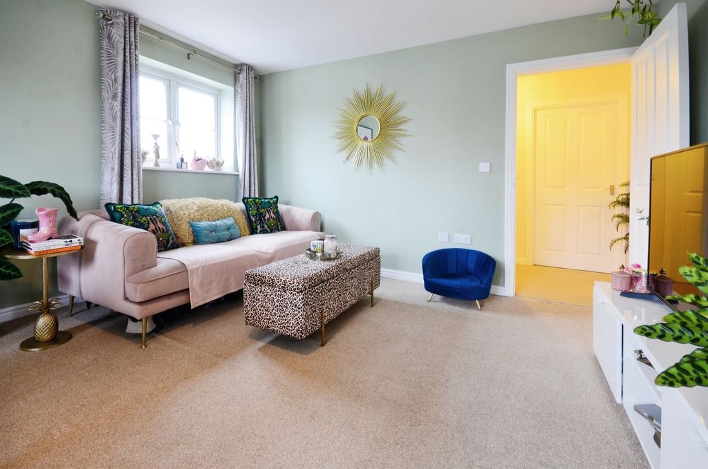 Property photo 2 of 16