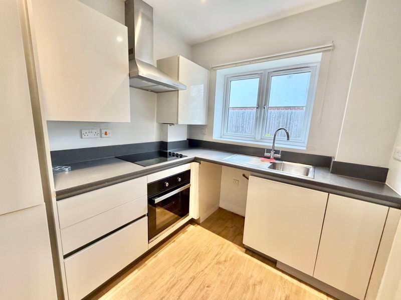 Property photo 2 of 12 Photo 4