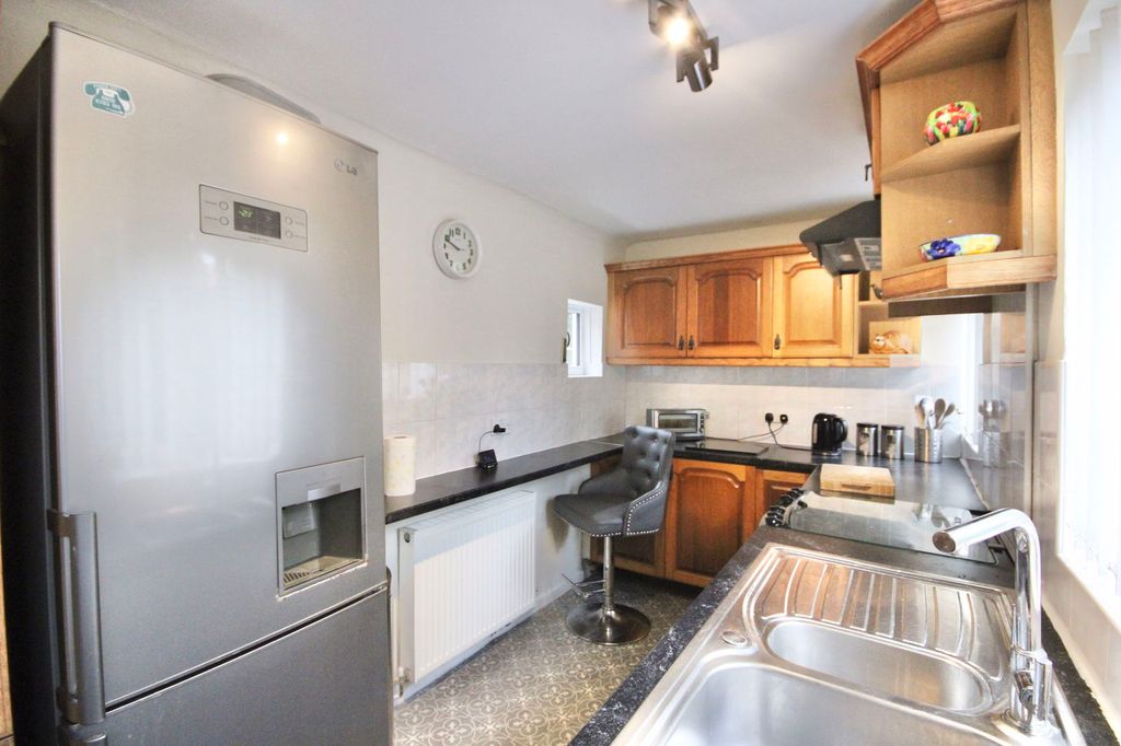 Property photo 3 of 16
