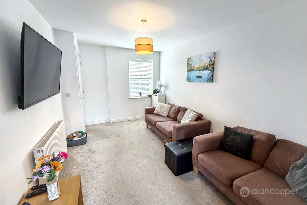 Property photo 2 of 10 5275286