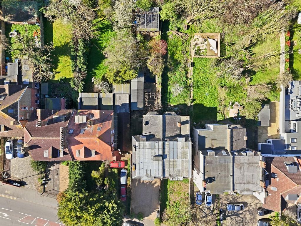 Property photo 2 of 26