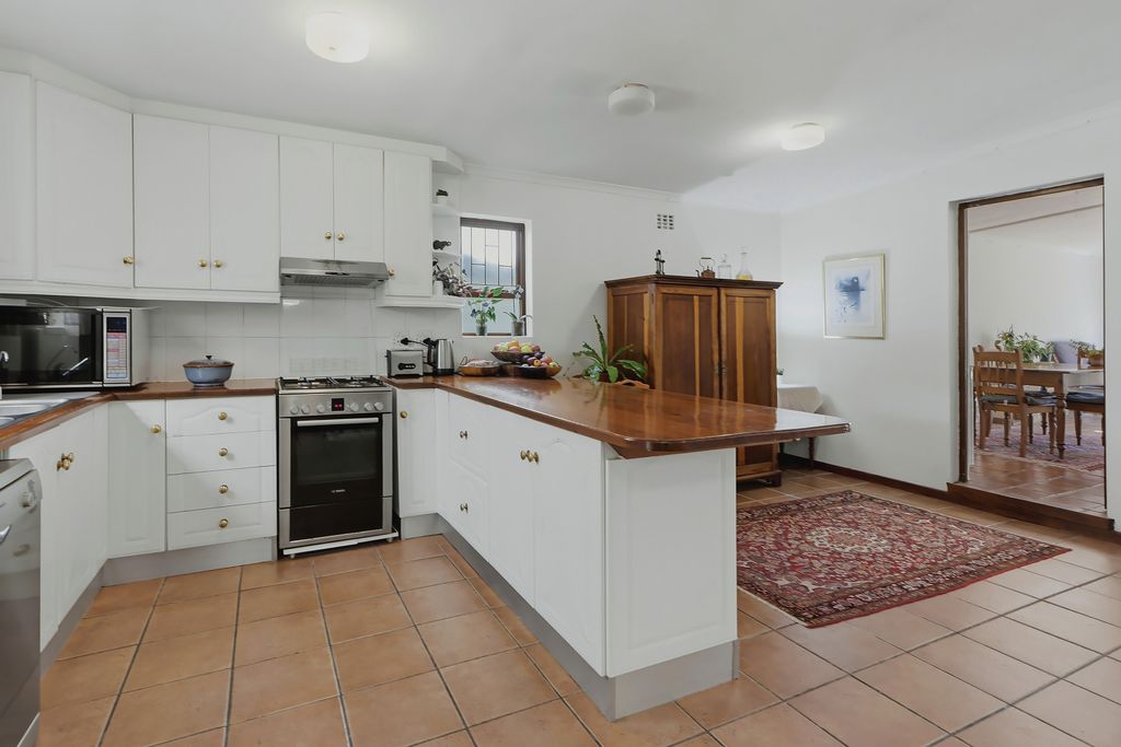 Property photo 2 of 28