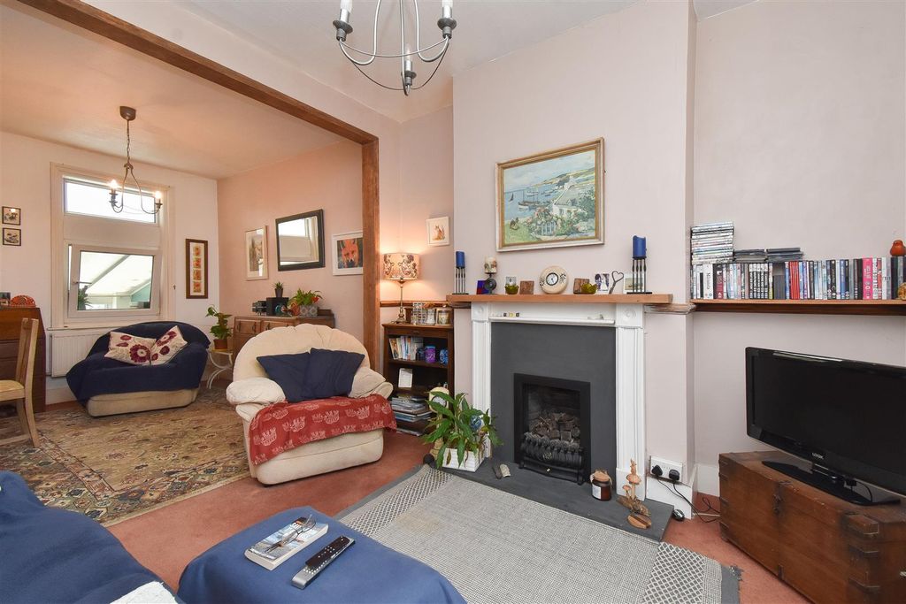 Property photo 1 of 21 Living Room