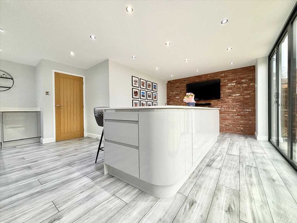 Property photo 3 of 30