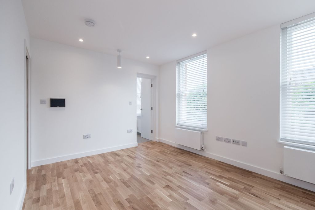 Property photo 3 of 11 Bedroom