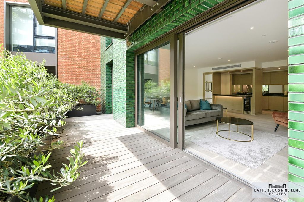 Property photo 2 of 24 B9E, G12 Legacy Building (15).Jpg