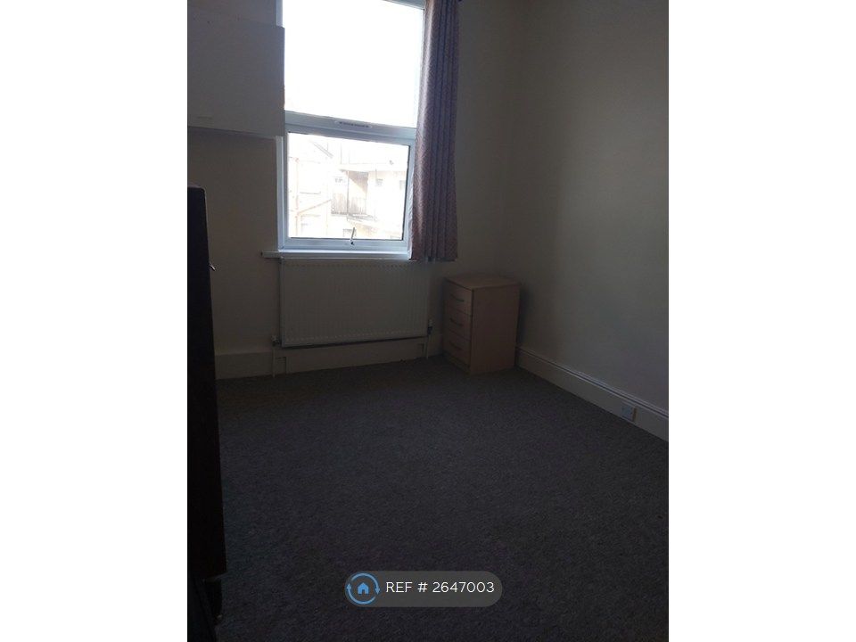 Property photo 1 of 2