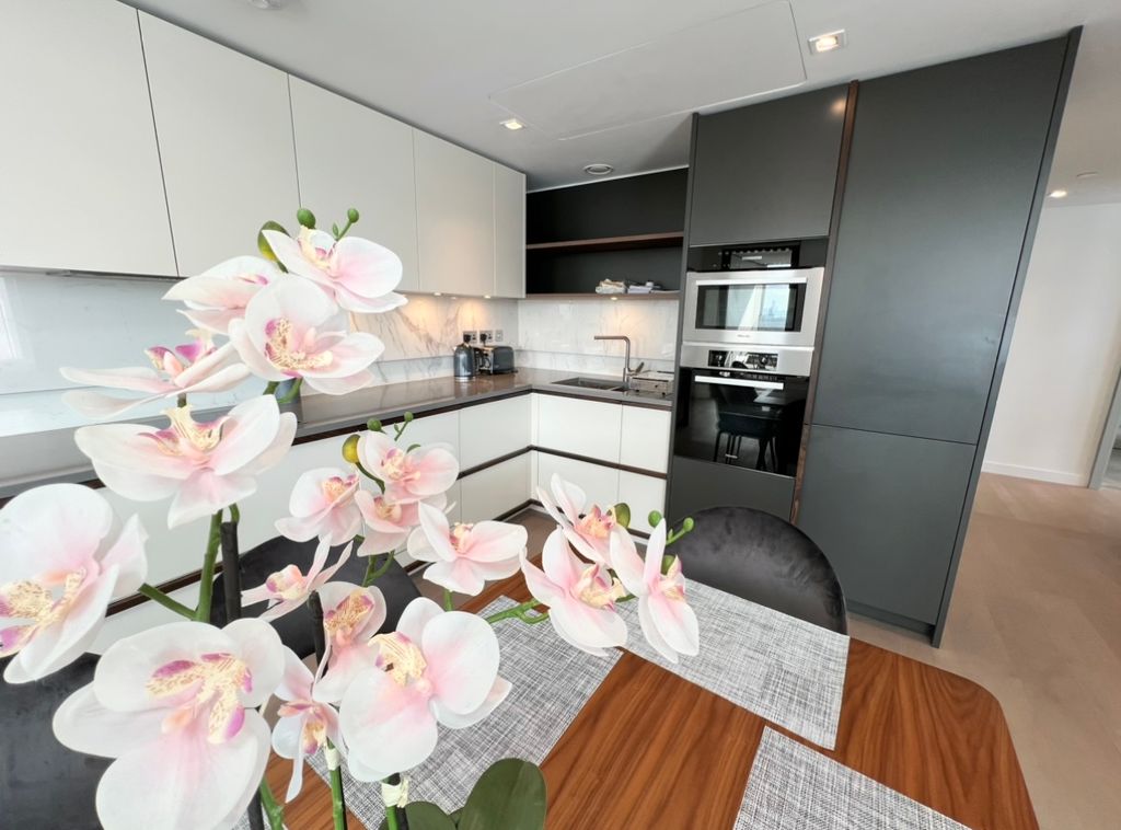 Property photo 1 of 27 Open Plan Kitchen