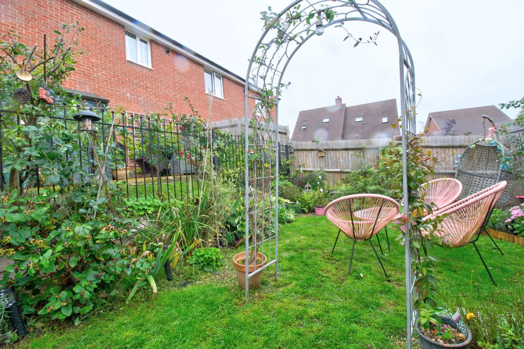 Property photo 2 of 32 Garden