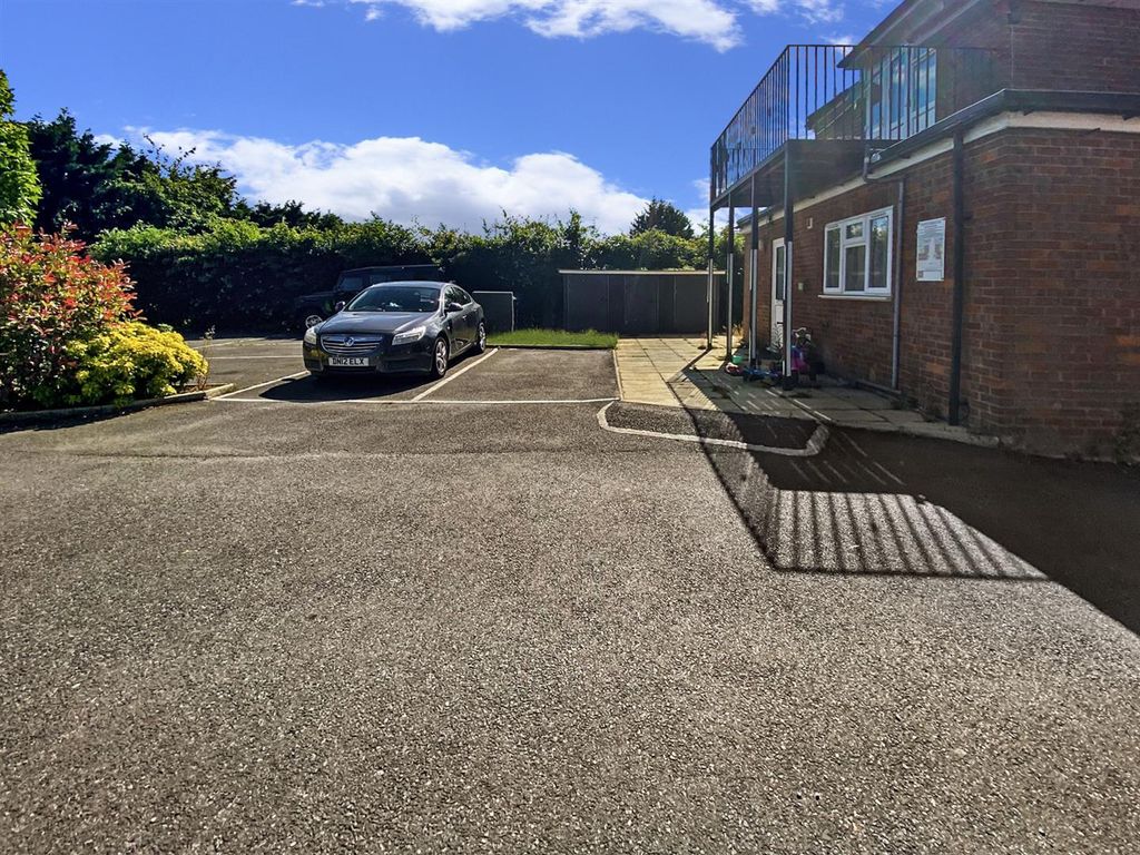 Property photo 1 of 4 Parking.Jpg