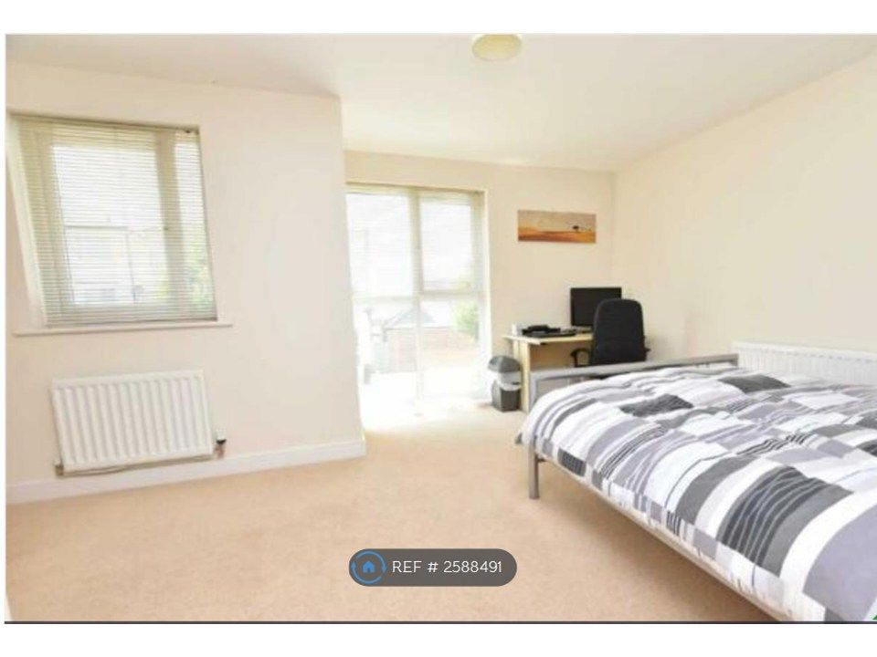 Property photo 3 of 28