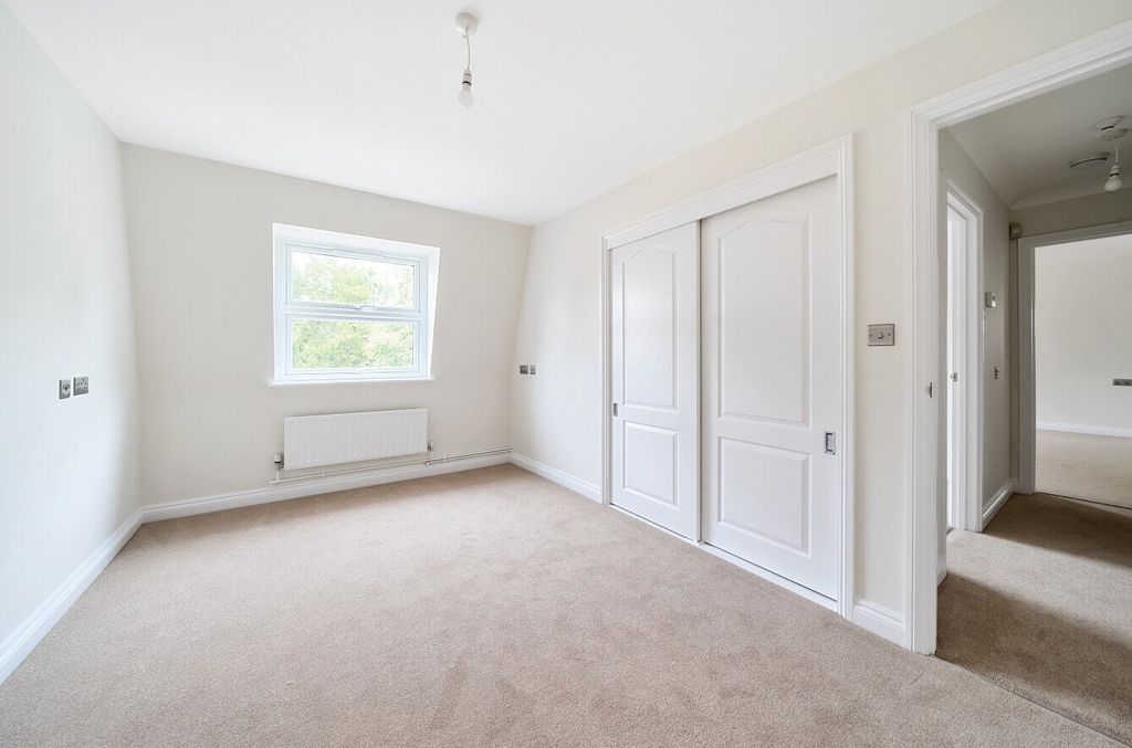 Property photo 3 of 7 Brochure