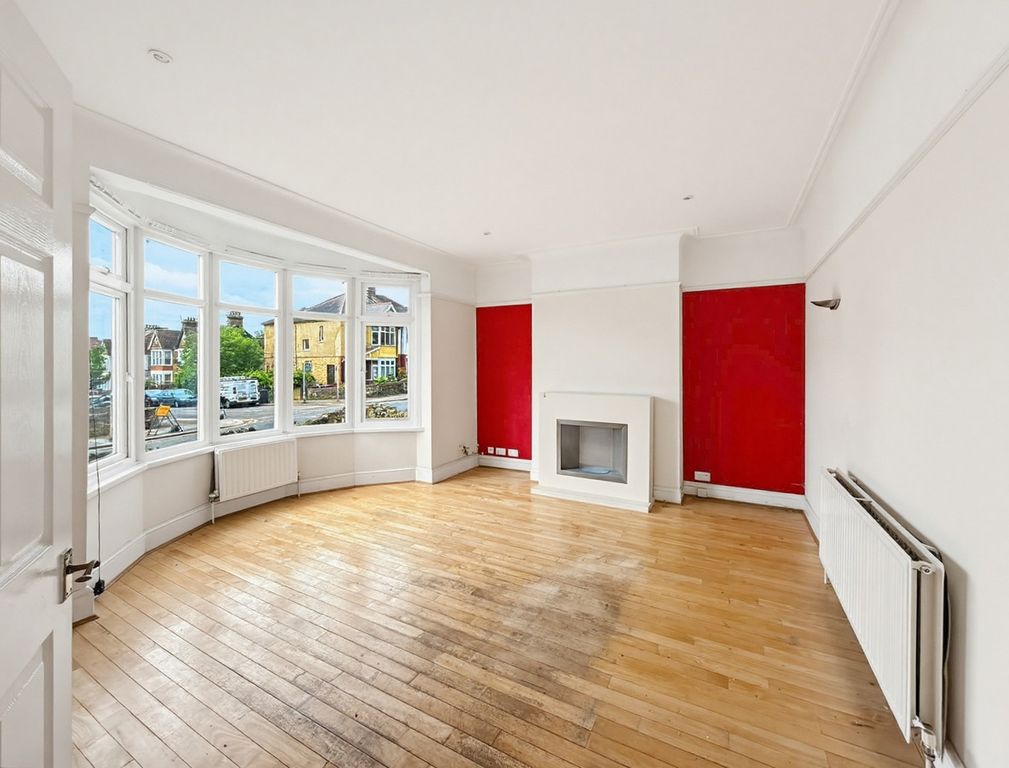 Property photo 3 of 24