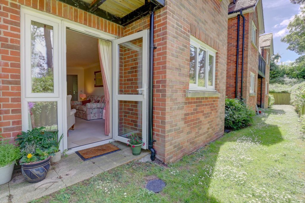 Property photo 2 of 14 Picture No. 08