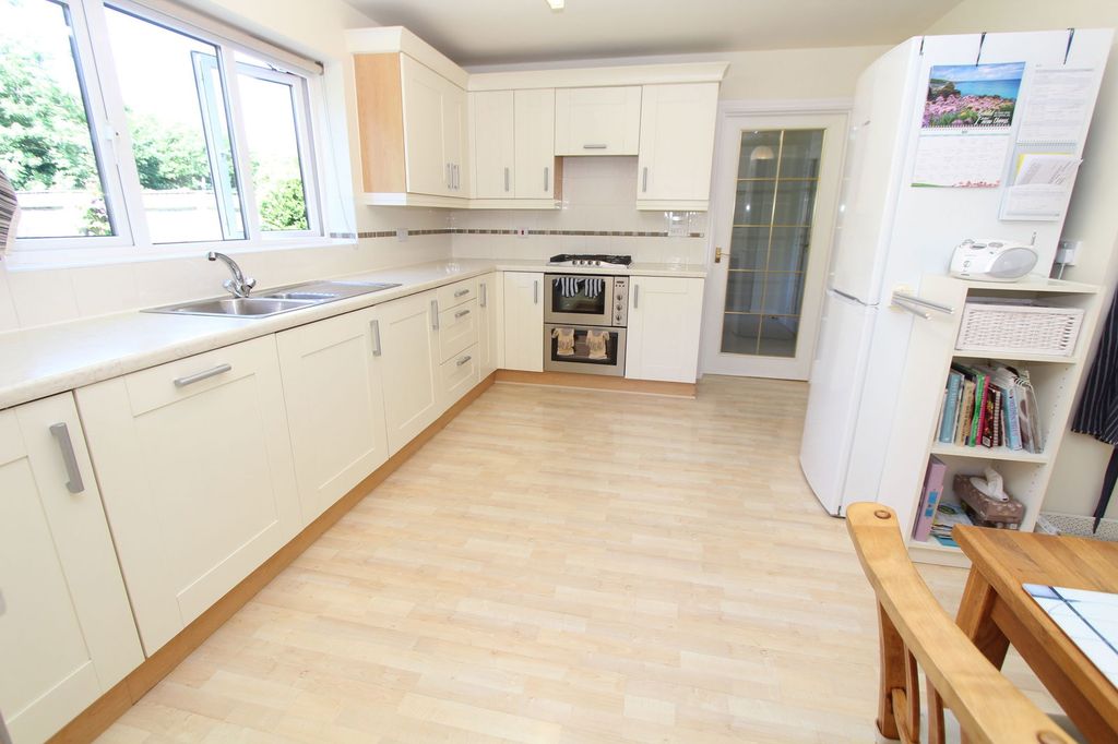Property photo 3 of 29