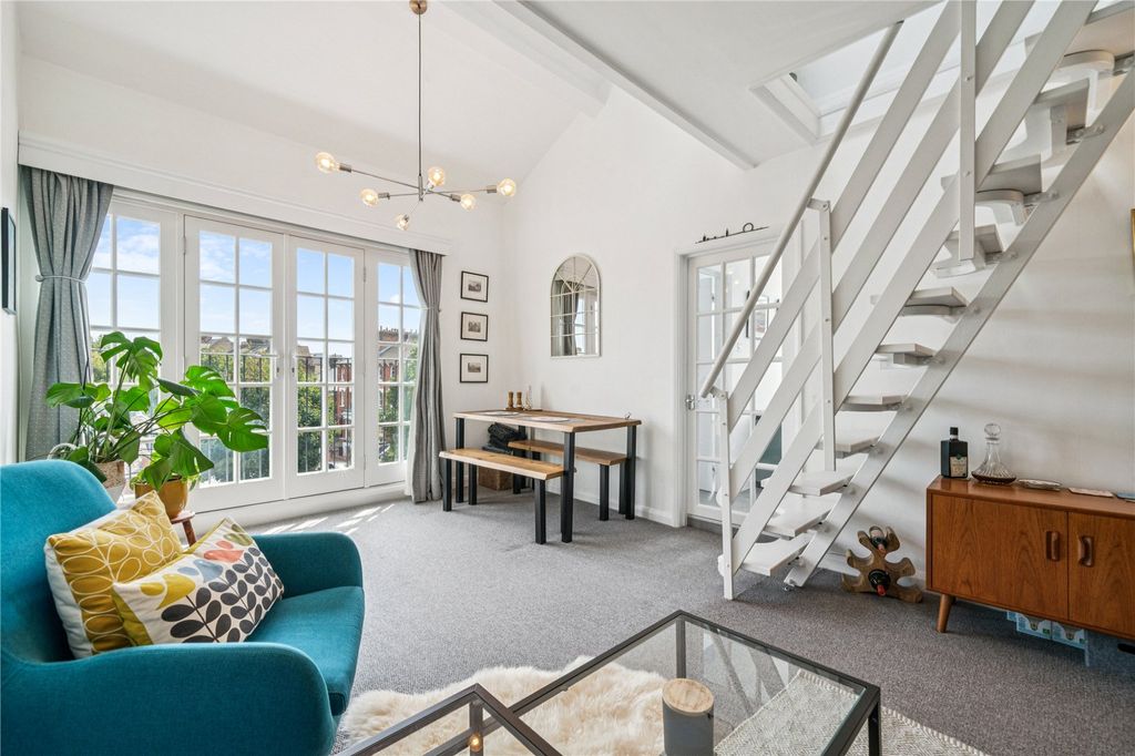 Property photo 1 of 11 Reception Room