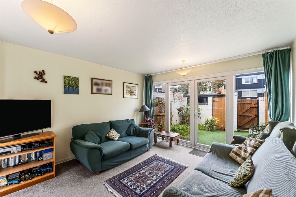 Property photo 2 of 20