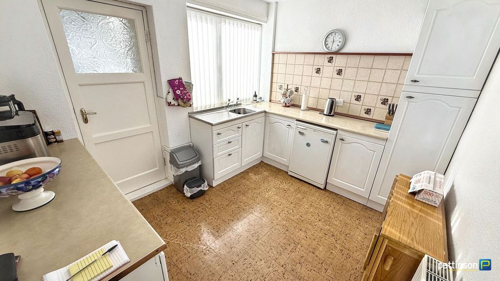 Property photo 3 of 24