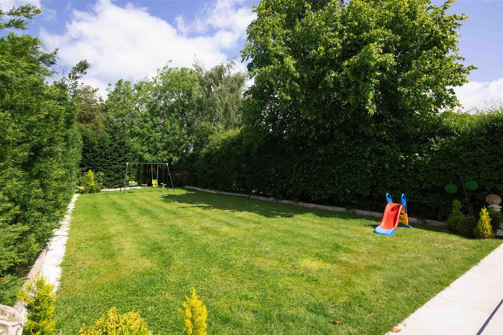 Property photo 3 of 14 00027.Jpg