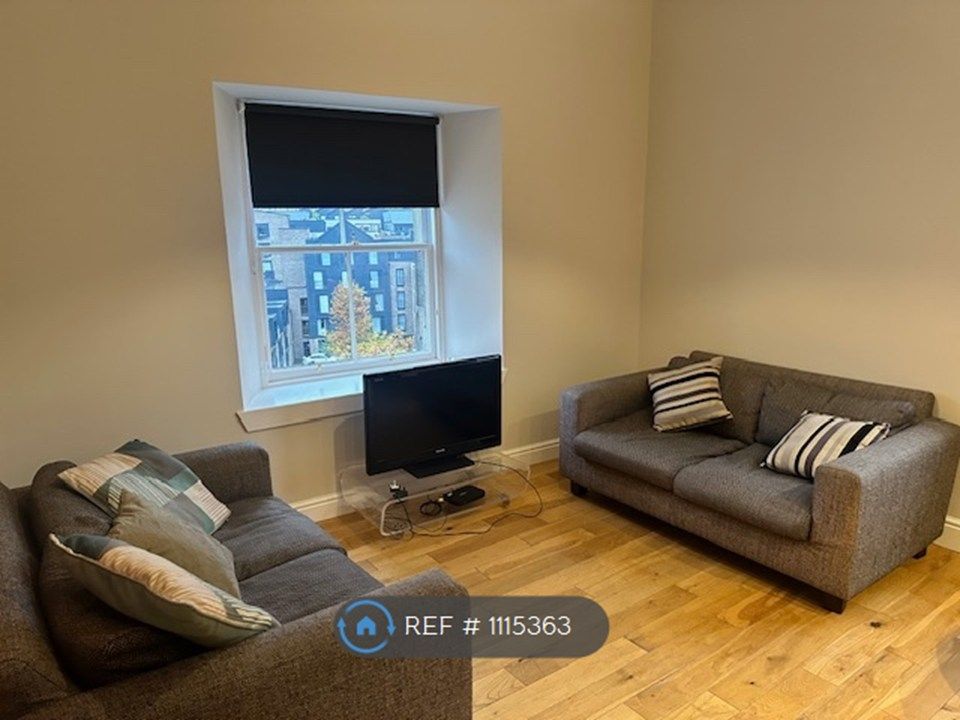 Property photo 3 of 6 Lounge Area