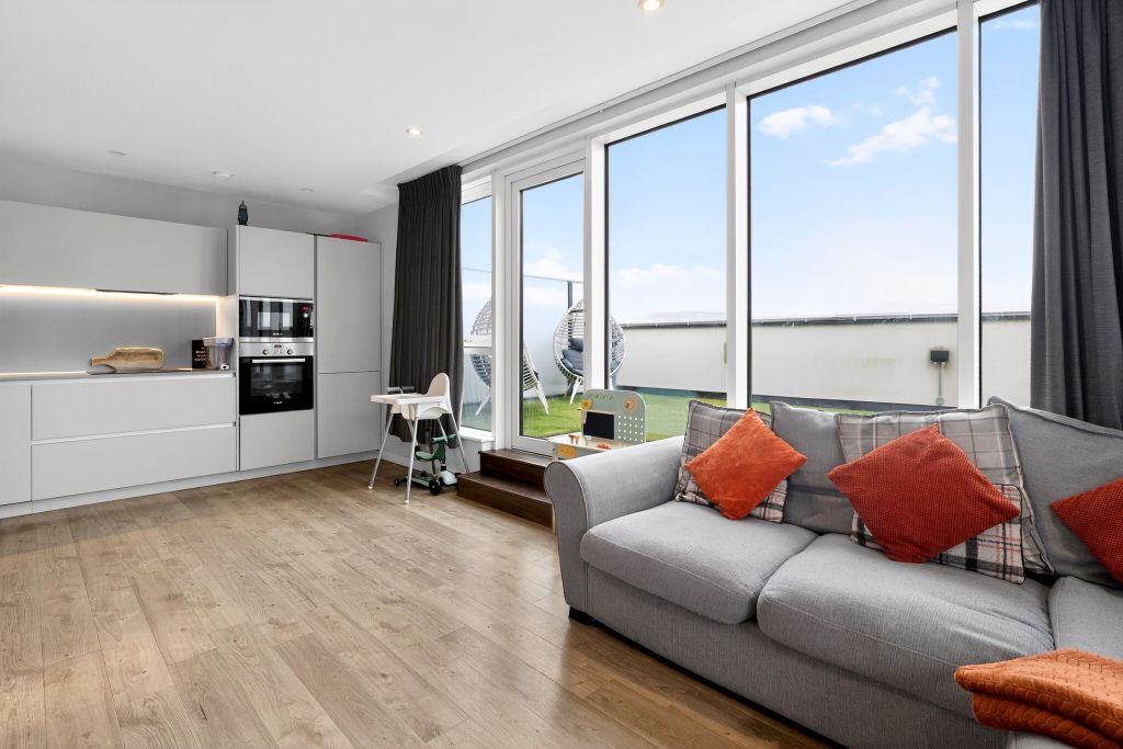 Property photo 1 of 18