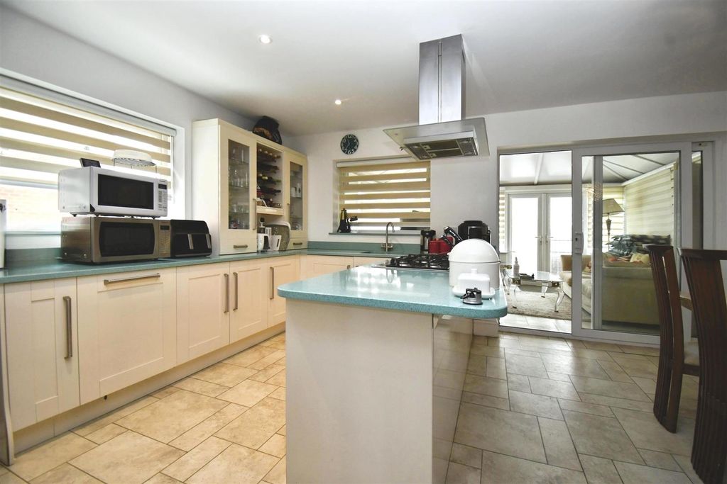 Property photo 2 of 26 Kitchen