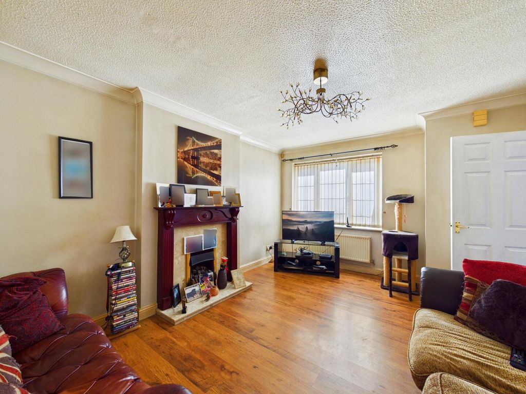 Property photo 2 of 11 Living Room