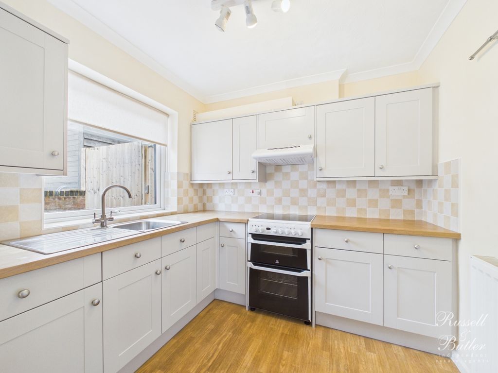 Property photo 2 of 12 Cam01995G0-Pr0437-Still001