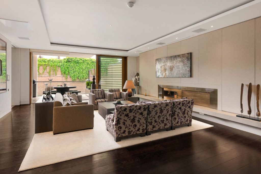Property photo 1 of 14 Elegant Drawing Room