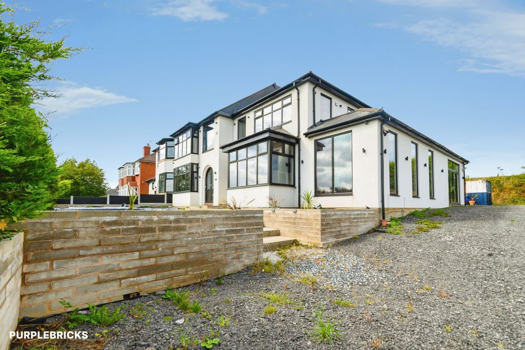 Property photo 1 of 52