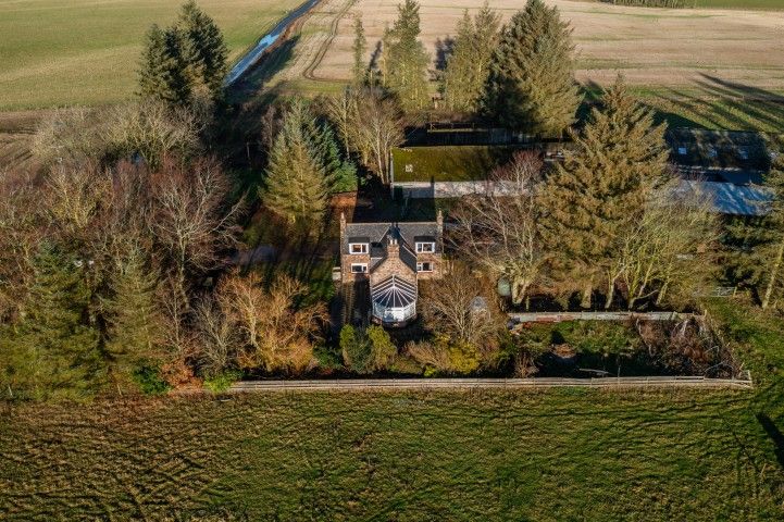 Property photo 3 of 27