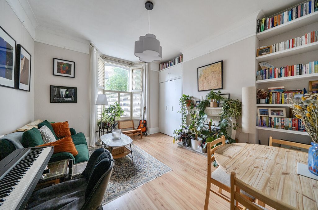 Property photo 2 of 9 1470661-15-6A2193...