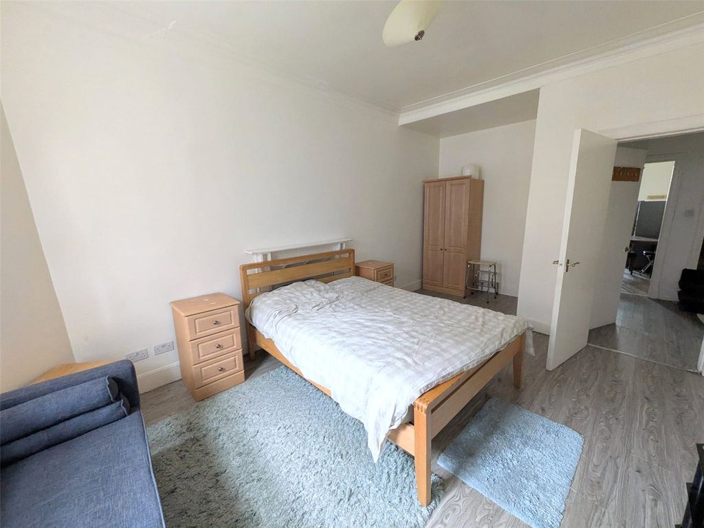 Property photo 3 of 9 Picture No. 04