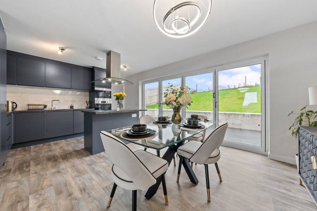 Property photo 2 of 45