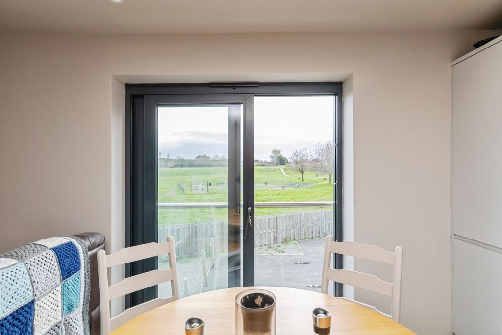 Property photo 3 of 18 Pbox-Img.Jpg