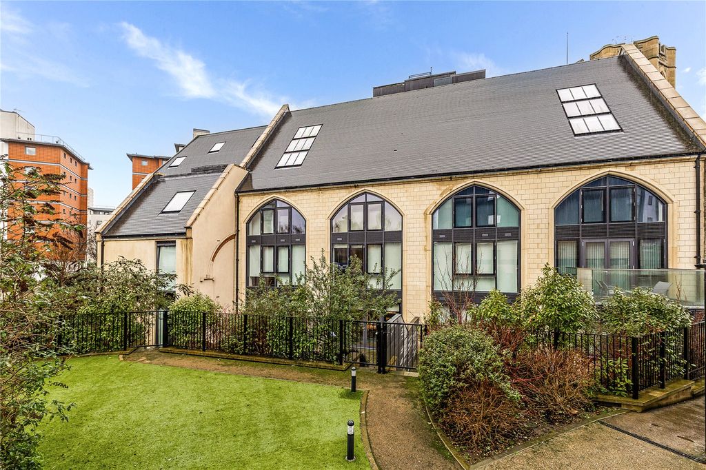 Property photo 1 of 20 Picture No. 02