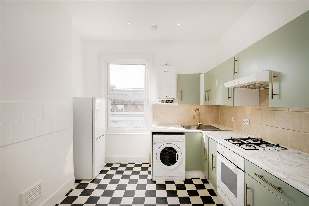 Property photo 2 of 15 251A High Road-9.Jpg