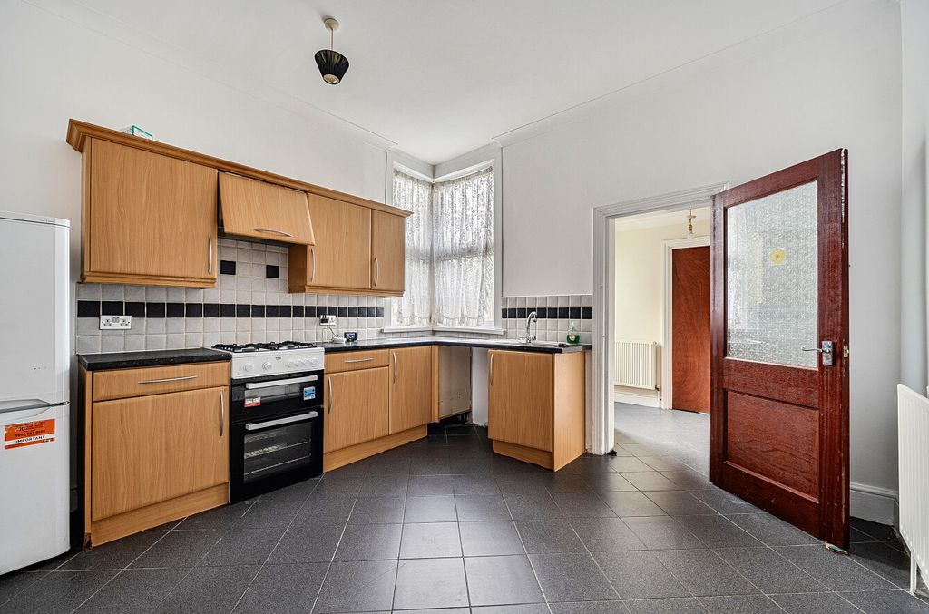 Property photo 2 of 19 1424079-14-69B03d...