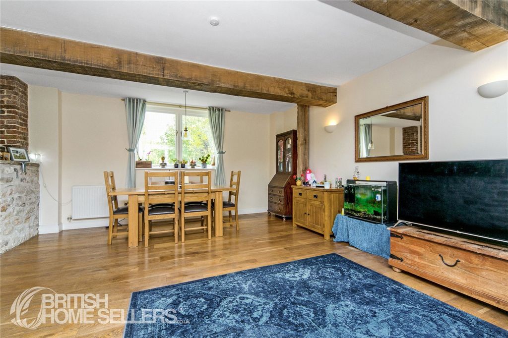 Property photo 3 of 18 Picture No. 16