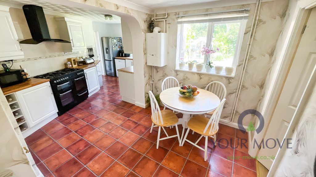 Property photo 1 of 17 Kitchen/Breakfast Rm