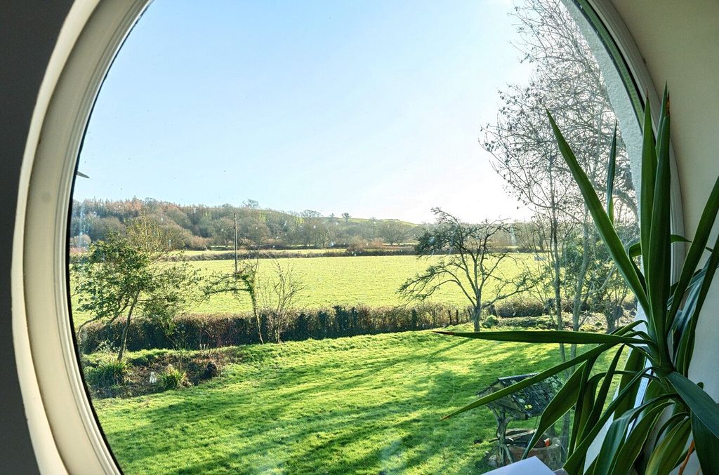 Property photo 2 of 4 Views