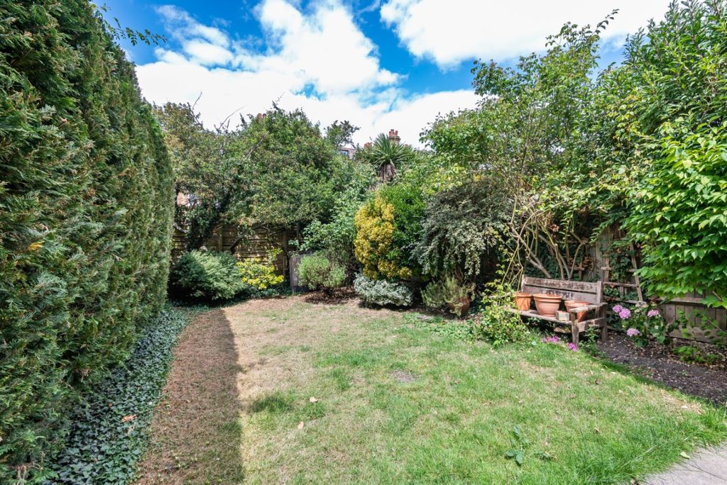 Property photo 3 of 7 870460 (7)