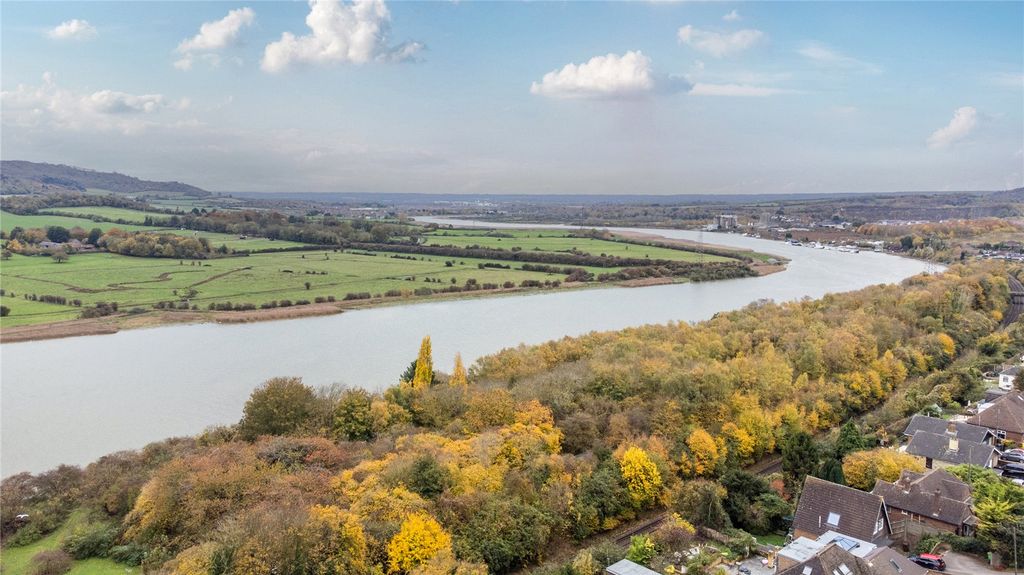 Property photo 2 of 30 Picture No. 32