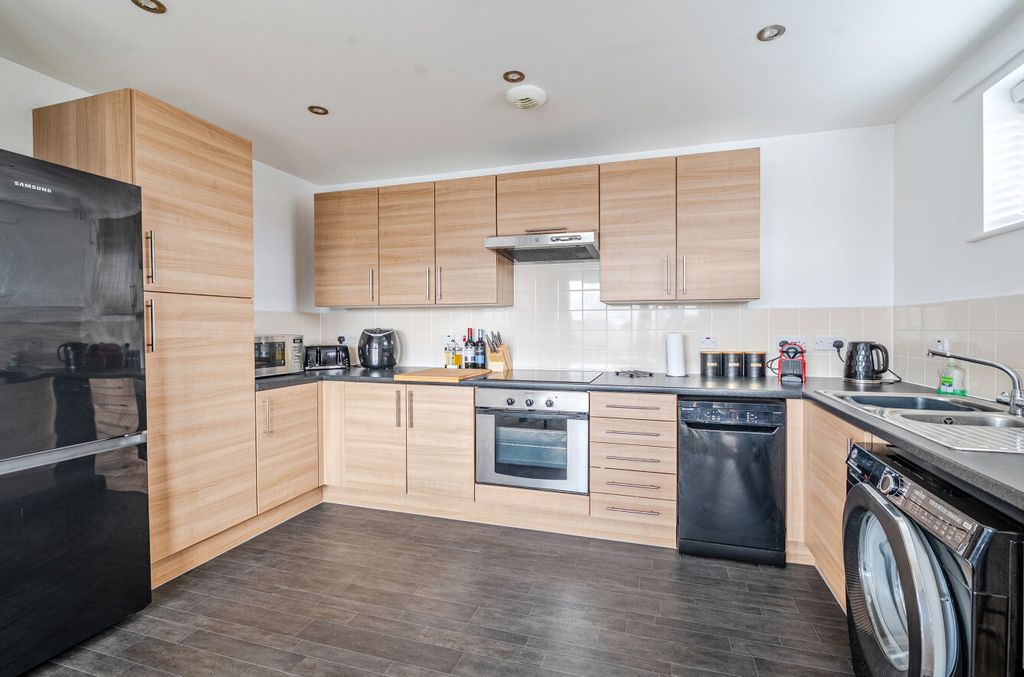 Property photo 2 of 12 1340801-17-68A2F5...
