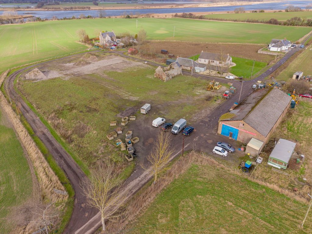 Property photo 2 of 27 4992223