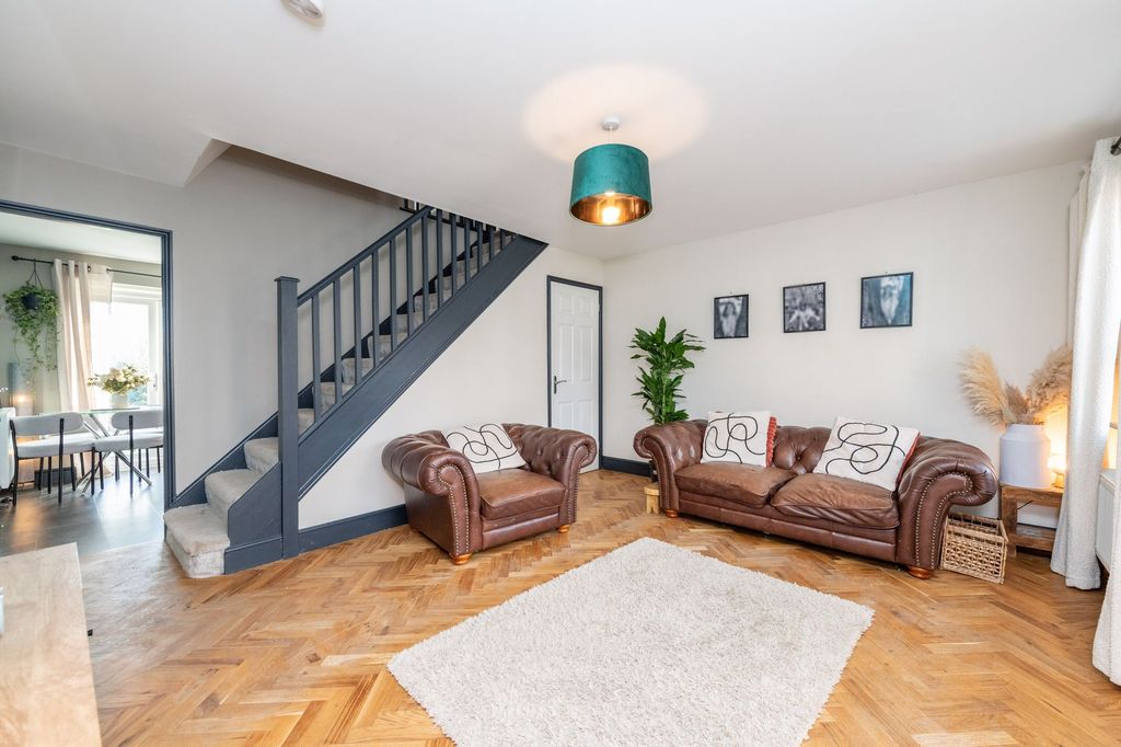 Property photo 2 of 26 Sitting Room