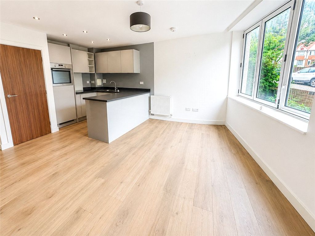 Property photo 2 of 10 Picture No. 05
