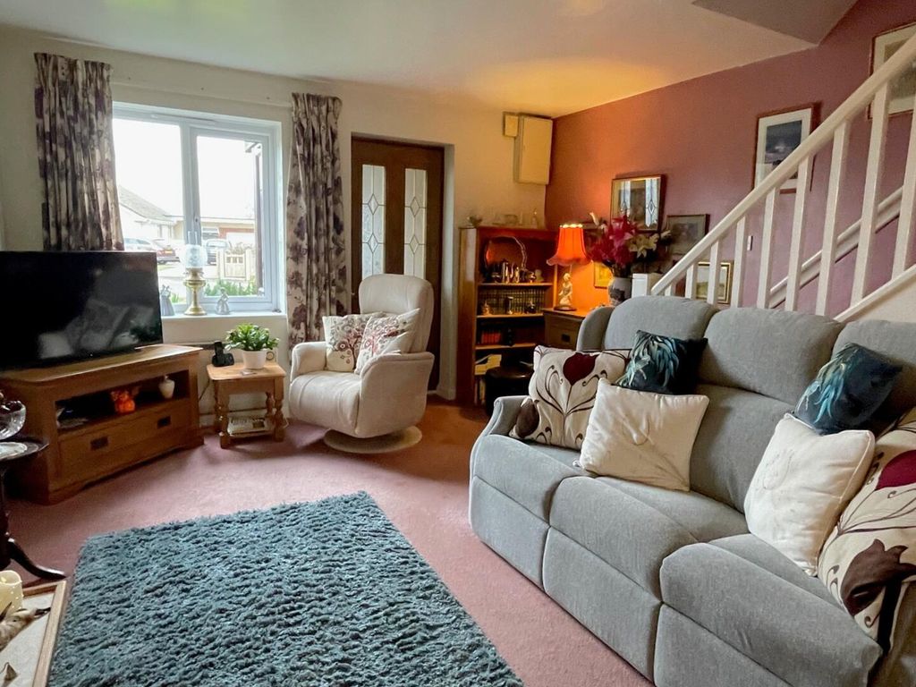 Property photo 3 of 16 Living Room