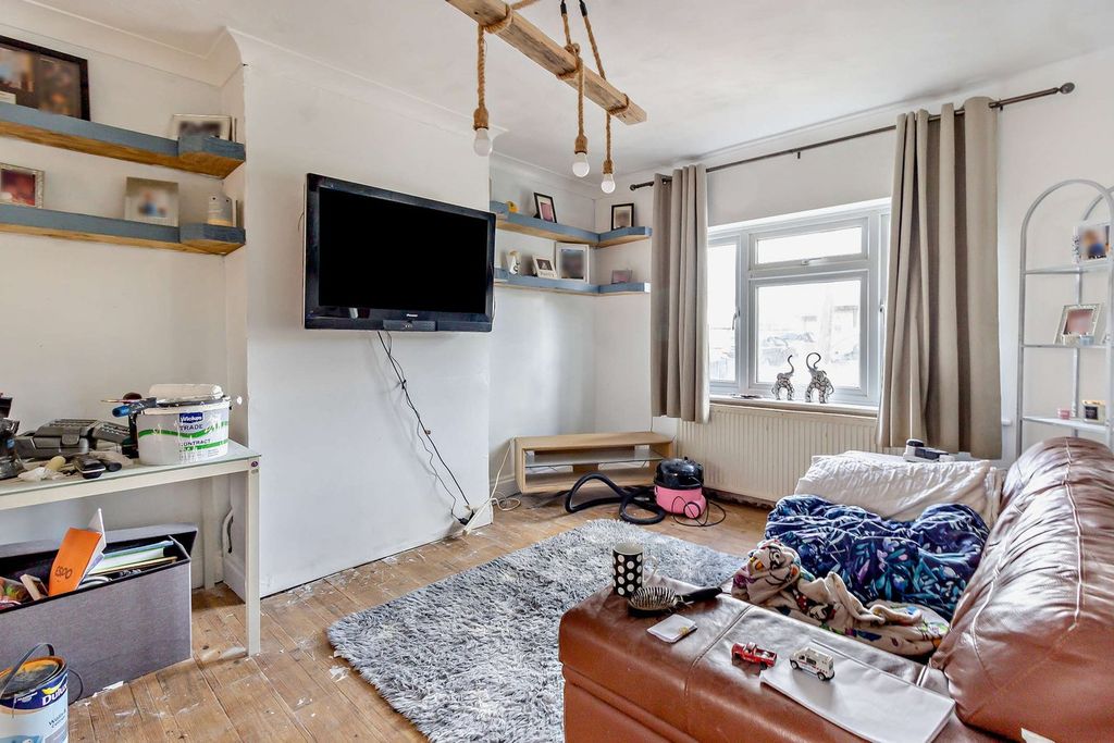 Property photo 3 of 13